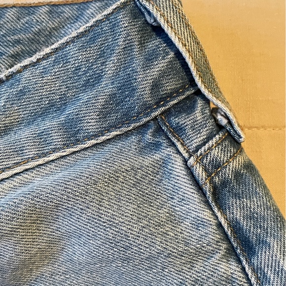 Everlane 90s curvy cheeky jean (hourglass jean) - Picture 9 of 12